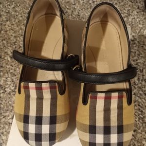 Girls Burberry dress shoes